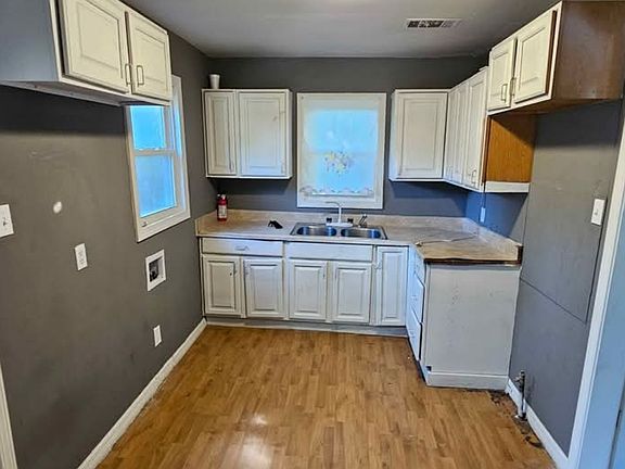 5th image of 4920 Paige St