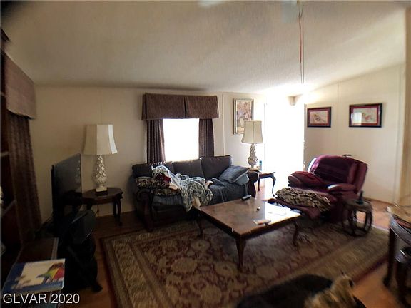 4th image of 335 Sir George Dr