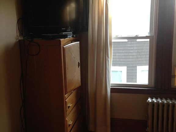 More of the bedroom...