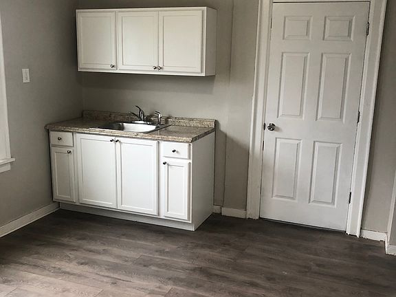 4th image of 204 Geary St #1