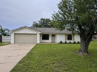 2402 Barak Ln, Bryan, TX 77802