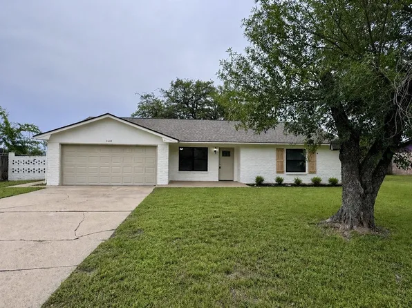 2402 Barak Ln, Bryan, TX 77802