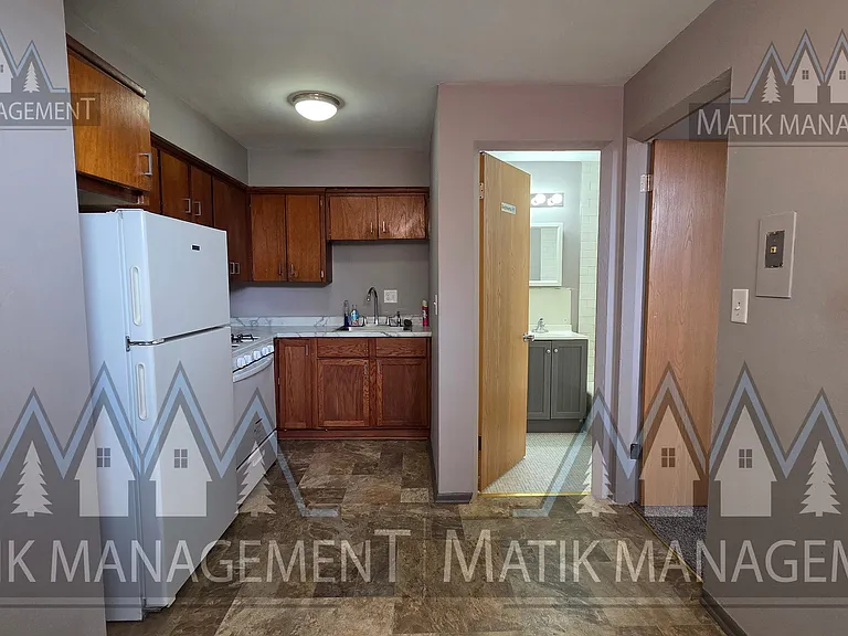 1251 4 1/2 St NW #2 — Photo 7