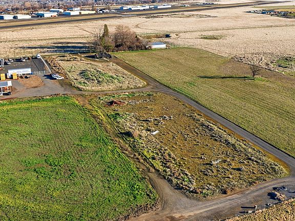 4th image of E Airport Rd