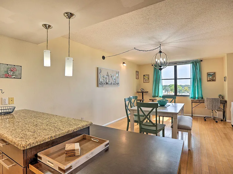 701 S Madison Ave #102 — Photo 4