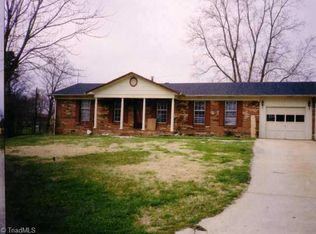 168 W Edgewood Dr, Mount Airy, NC 27030