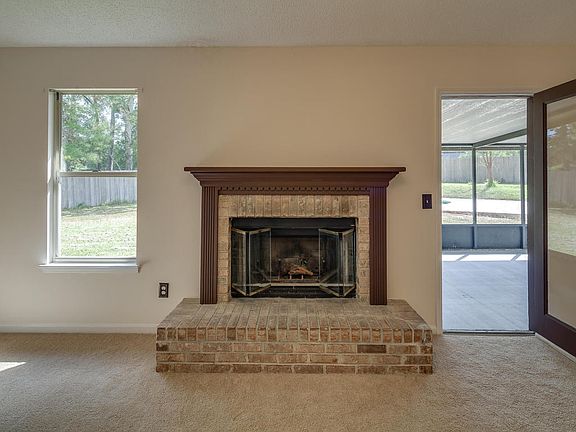 5th image of 841 Donegal Ct