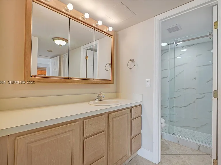 20400 W Country Club Dr #812 — Photo 28