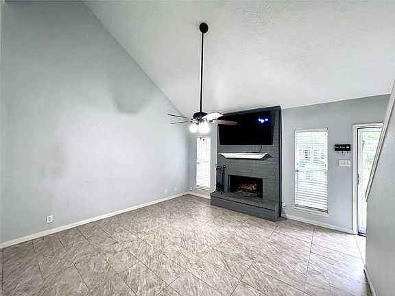 5th image of 2809 La Mesa St