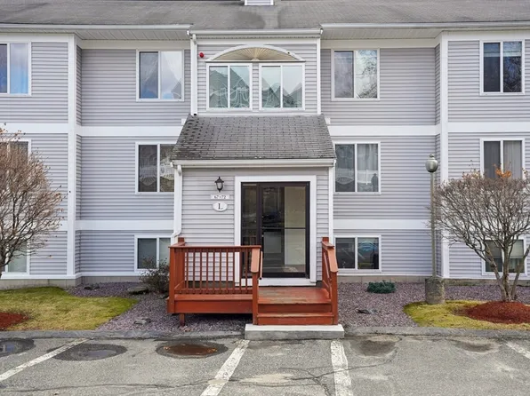 330 Sunderland Rd Unit 69, Worcester, MA 01604