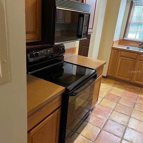 5213 SW 92nd Ct — Photo 10
