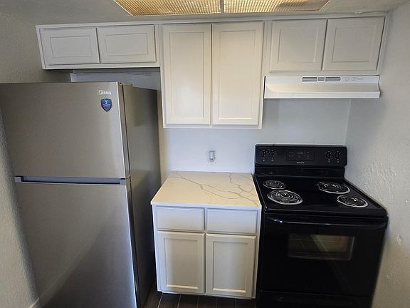 3rd image of 1447 N 53rd Dr