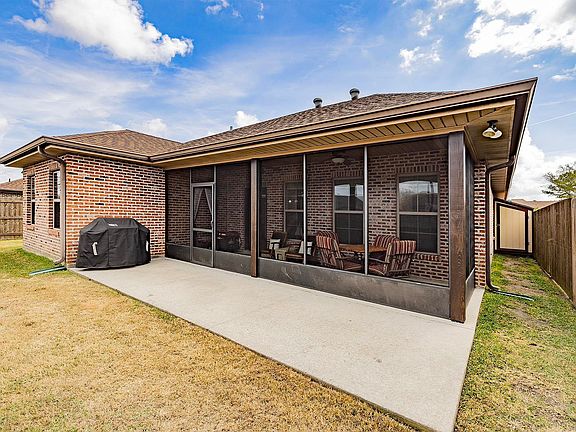 4th image of 158 Juliana Way