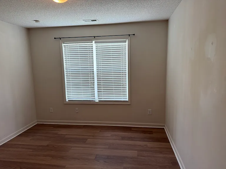 1415 Waterford Green Dr — Photo 9