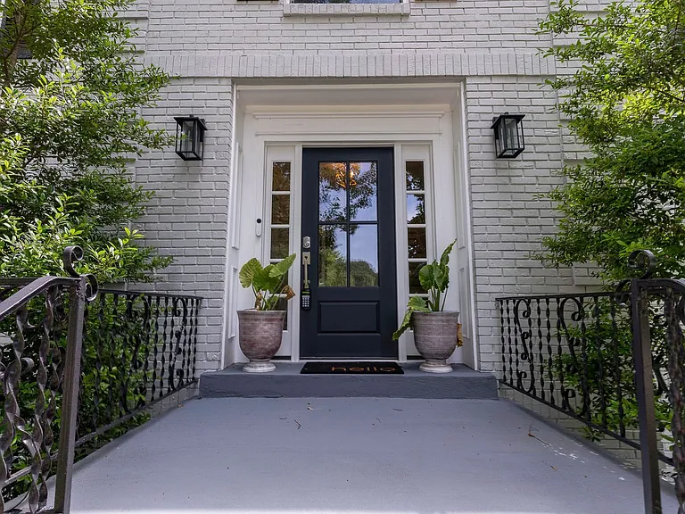 1907 Charbdin Pl — Photo 2