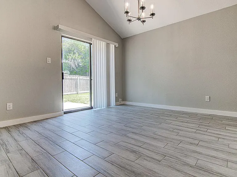 1603 Dale Cv #A — Photo 4