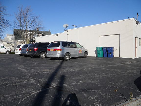 2nd image of 3506 Hyde Park Blvd