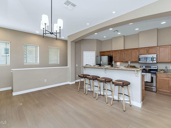 5th image of 42424 N GAVILAN PEAK Parkway #9206