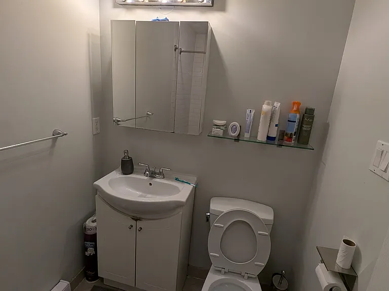 264 Monarch Park Ave #5 — Photo 10