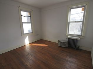 213 Woodpoint Rd #2R, Brooklyn, NY 11211