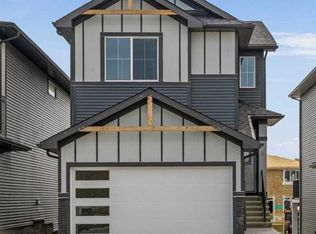 8 N Topaz Pl, Cochrane, AB T4C 3K2