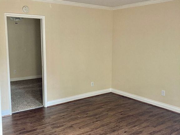 4th image of 129-143.5 D Ave #1/2