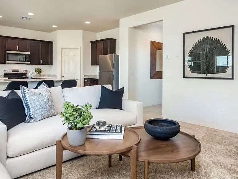 24400 W Verlea Dr — Photo 2