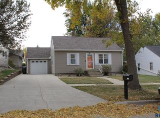 607 W Luverne St, Luverne, MN 56156
