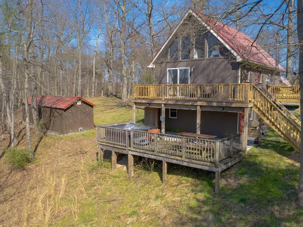 2039 Crossroad School Rd, Hedgesville, WV 25427