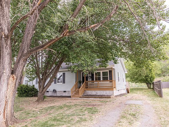 2nd image of 1448 Oak Ave