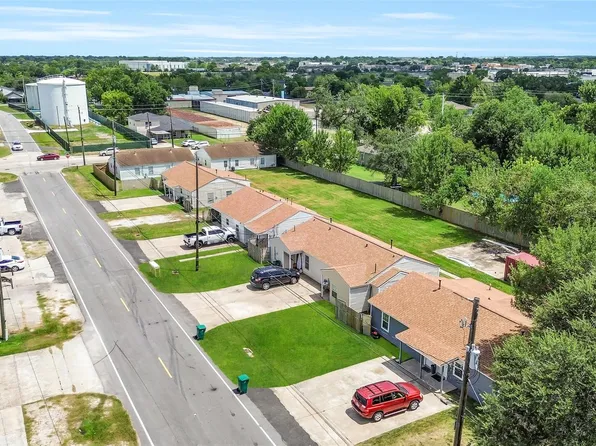 2802 Randolph Rd, Pasadena, TX 77503