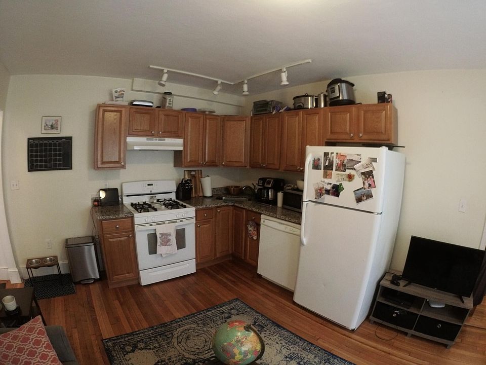 1st image of 1611 Commonwealth Ave #11