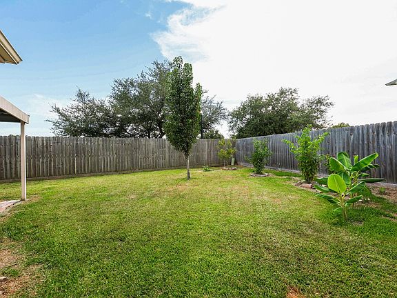3rd image of 5233 Ridgecrest Dr