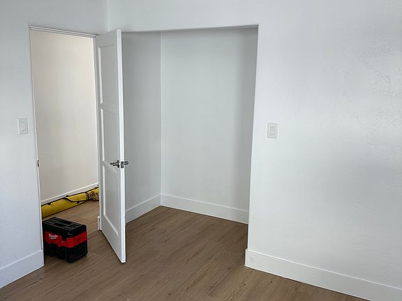 5th image of 2918 Lincoln Ave