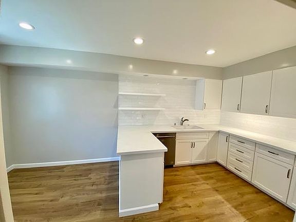 5th image of 580 N Los Robles Ave #1