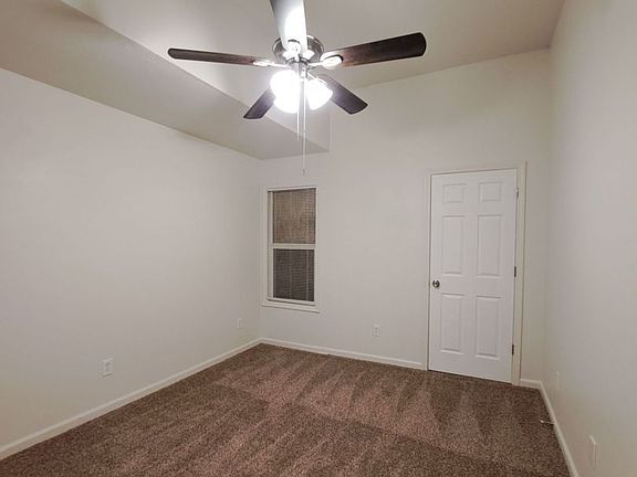 4th image of 439 N Glenn Ave #441