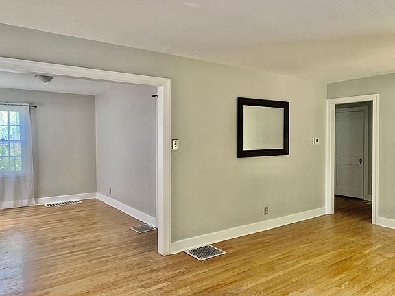 4th image of 530 S 16th St