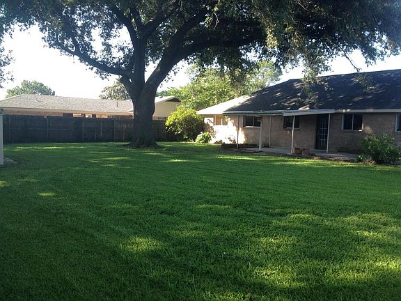 2nd image of 311 Broadmoor Blvd