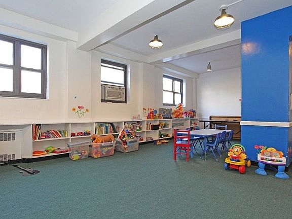 3rd image of 3103 Fairfield Ave APT 4H