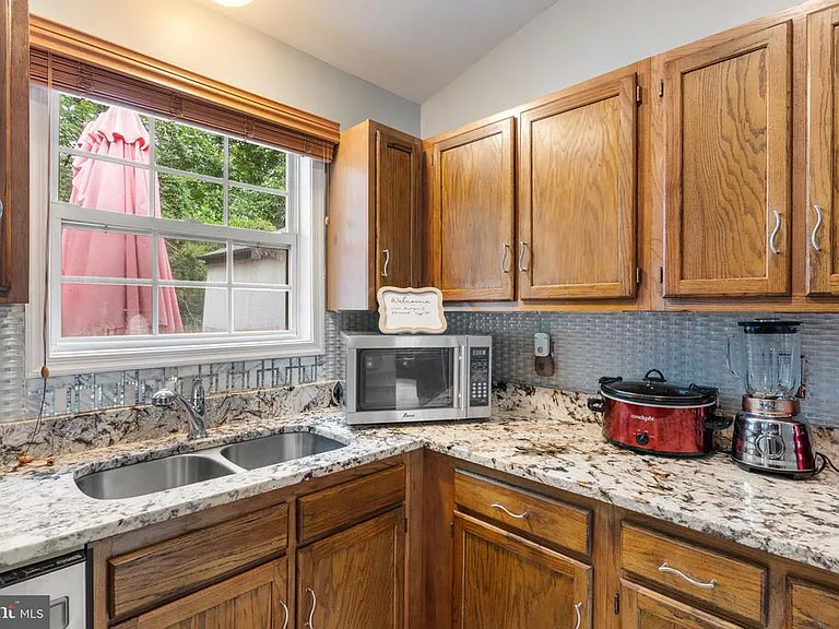 12258 Catalina Dr — Photo 13