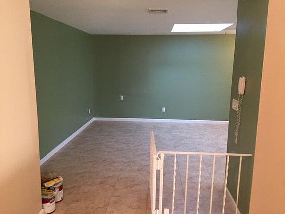 5th image of 20 Nancy Ln #2
