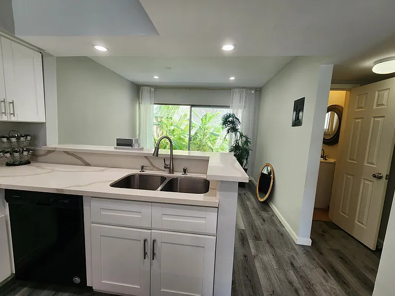 12744 Moorpark St #3 — Photo 32