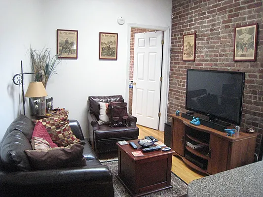 Rented by Cooper & Cooper Real Estate | media 7