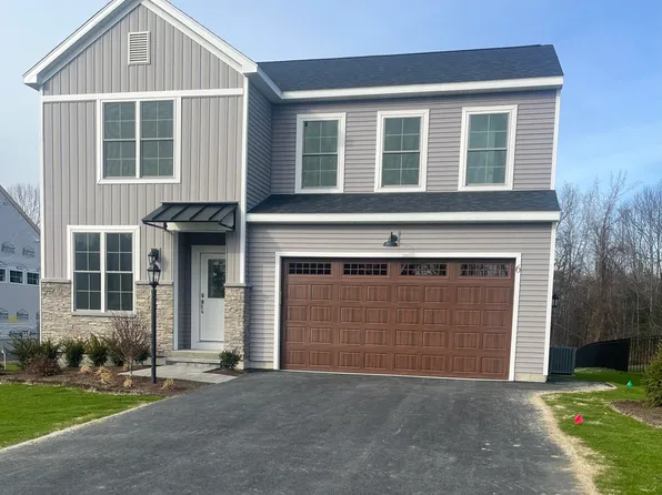 6 Wheatfield Way, Mechanicville, NY 12118