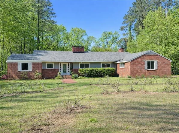 201 Robinhood Rd, Franklin, VA 23851