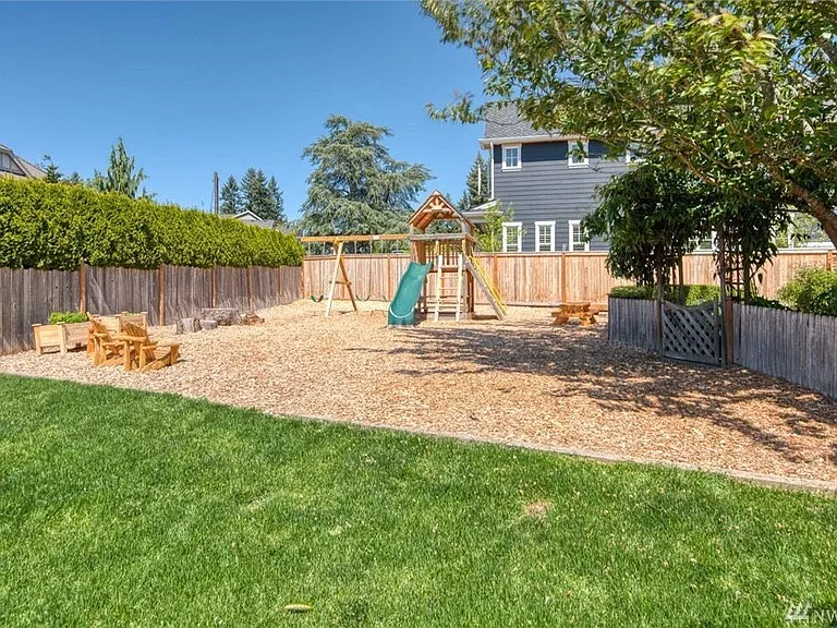 9708 NE 1st St — Photo 4