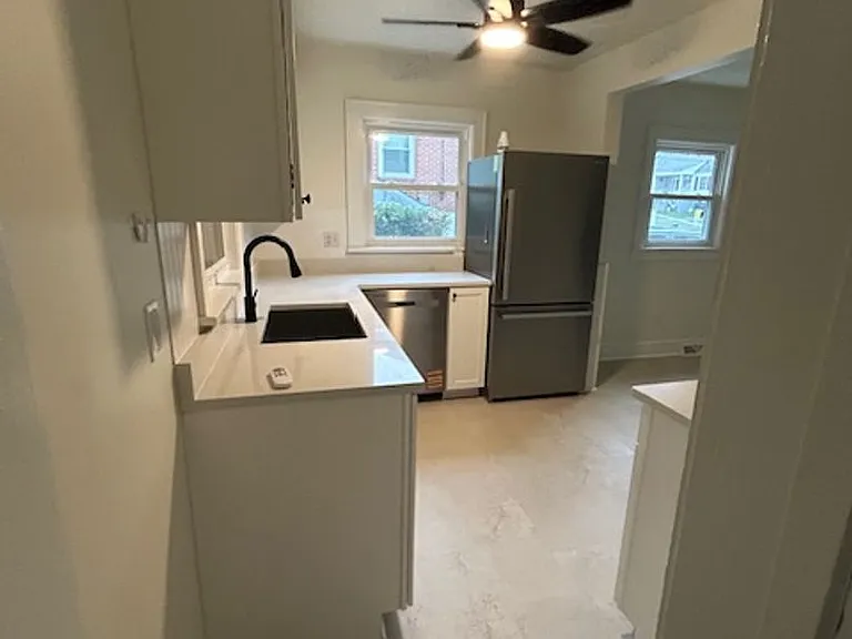 408 Orchard Dr — Photo 4