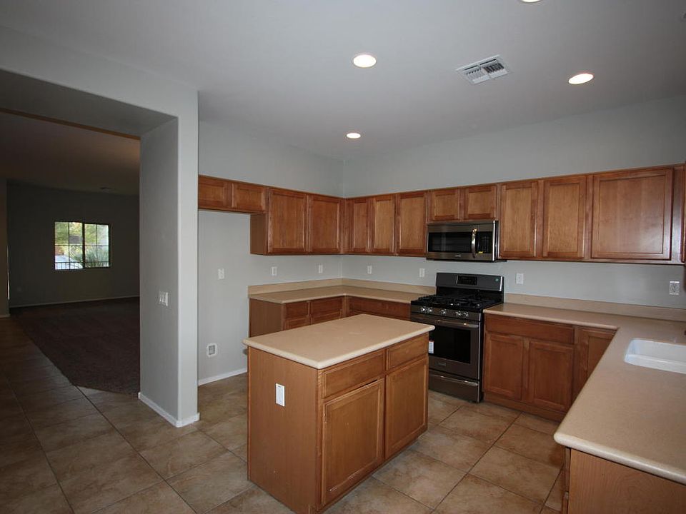 1st image of 902 W Via De Gala
