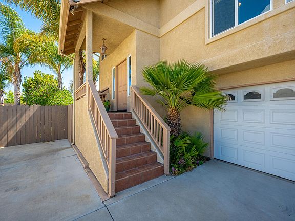 Exterior Front Entry