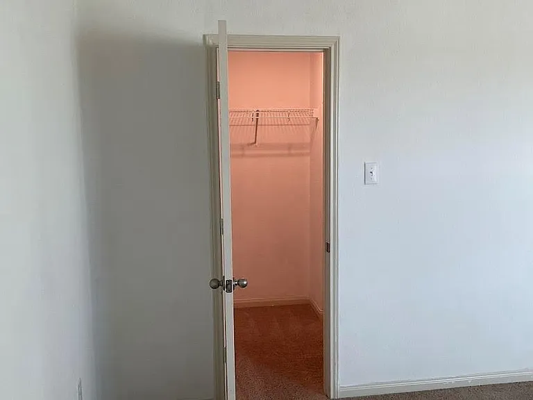 172 Allington Cir — Photo 21